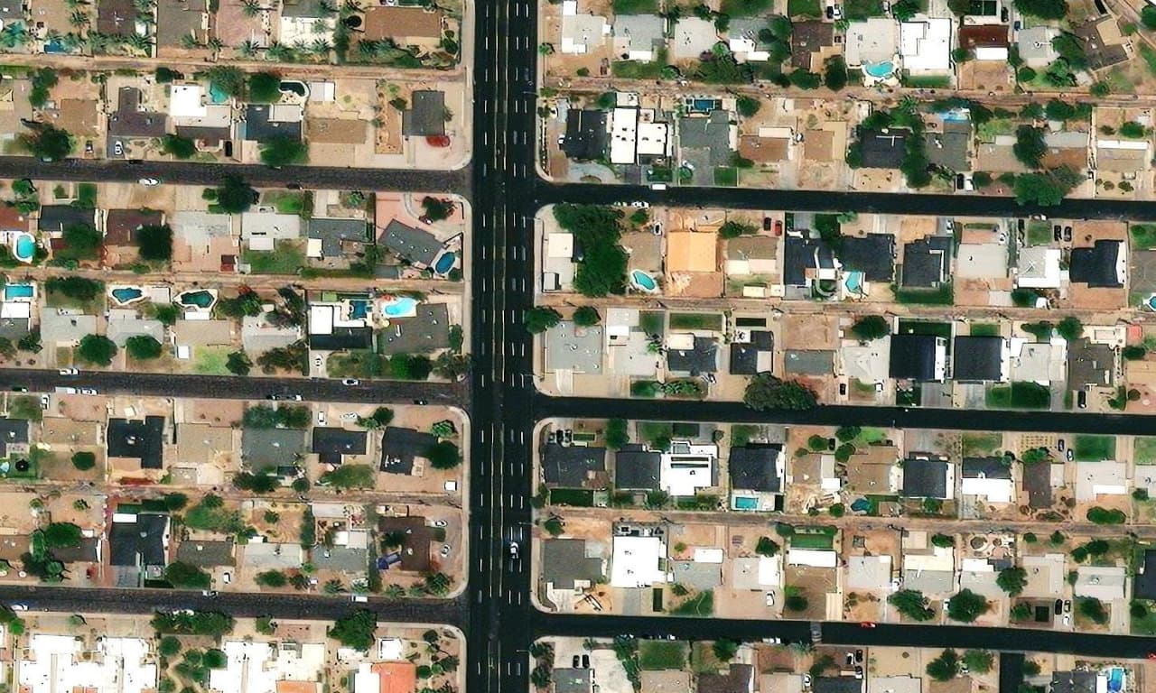 Aerial view centered on 4402 E MONTECITO AVE PHOENIX, AZ 85018